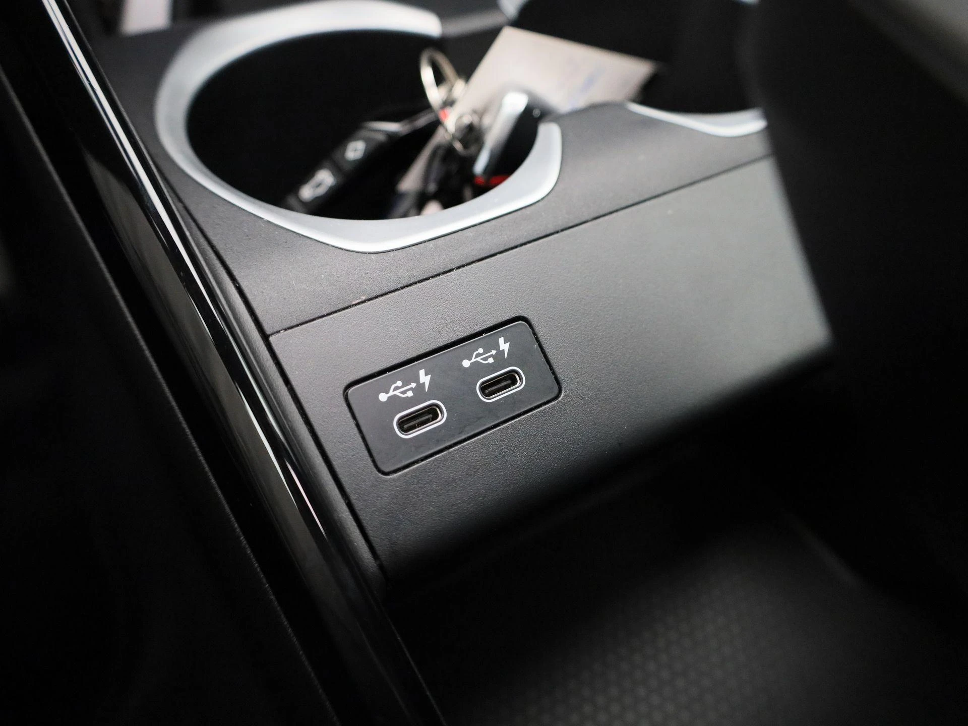 BMW-iX1-image-31