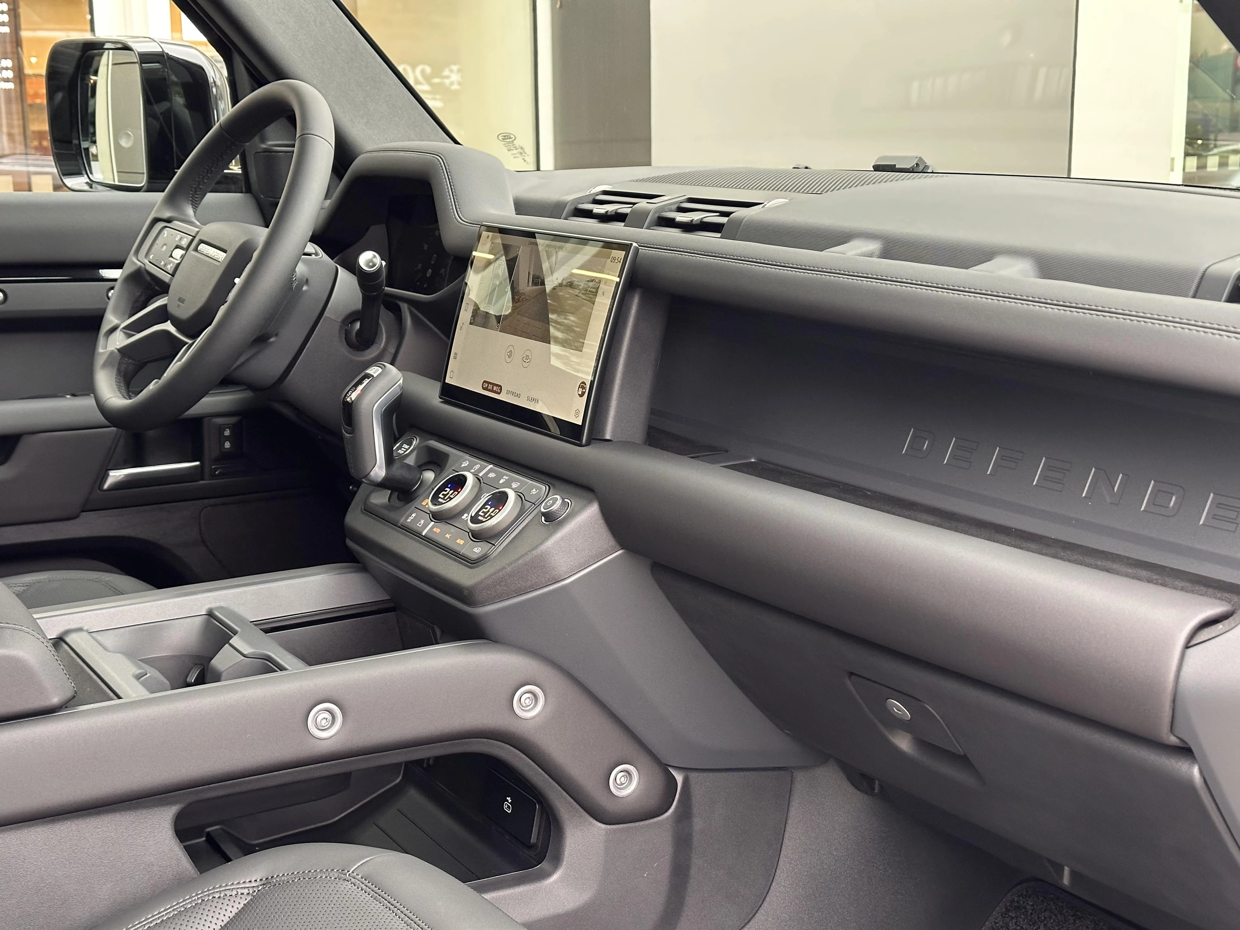 Land Rover-Defender-image-8