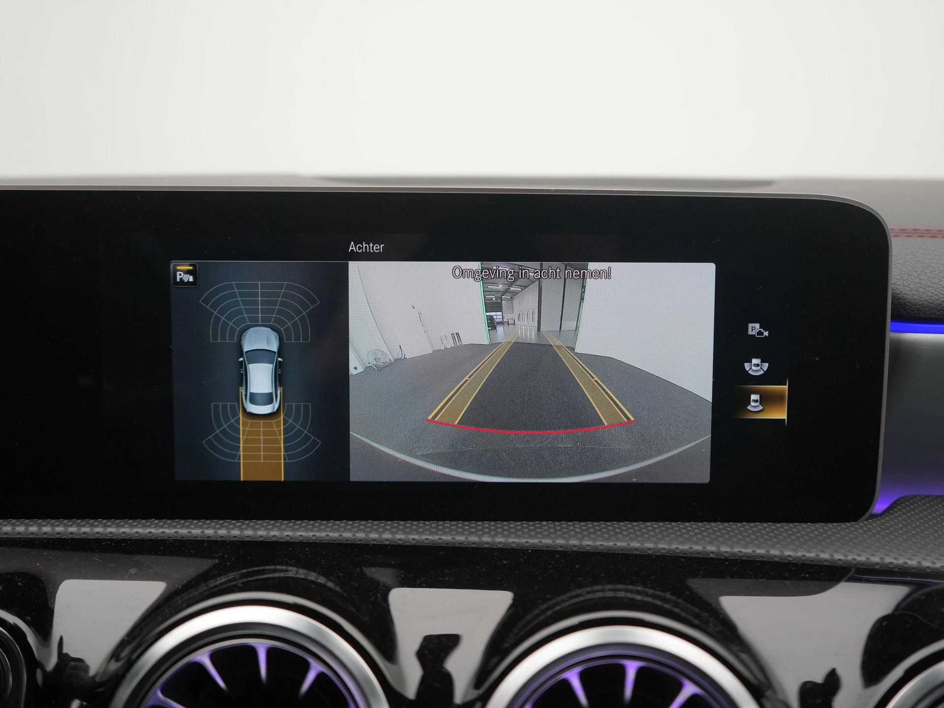 Mercedes-Benz-CLA-image-11