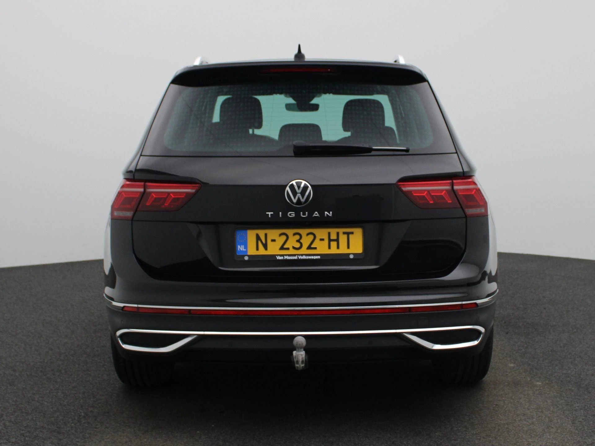 Volkswagen-Tiguan-image-4