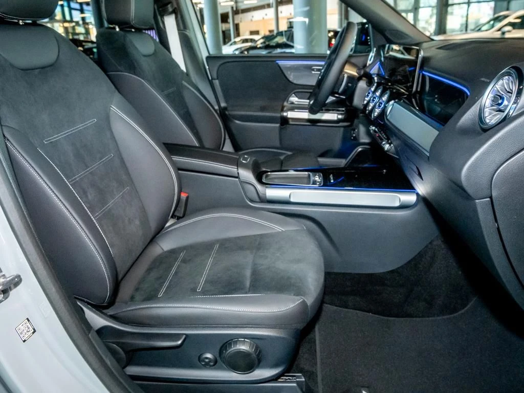 Mercedes-Benz-GLB 200 d-image-10