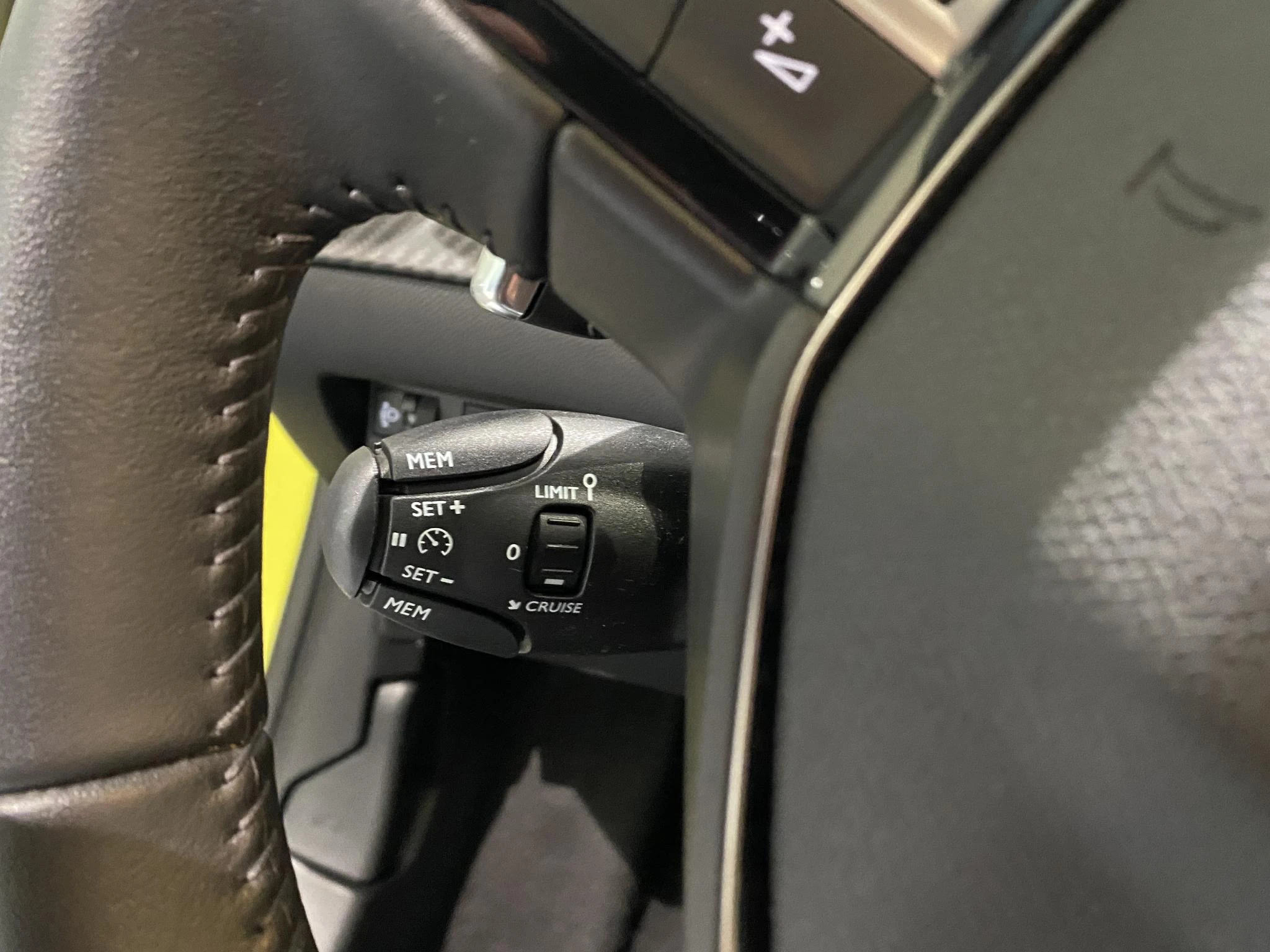Peugeot-208-image-14