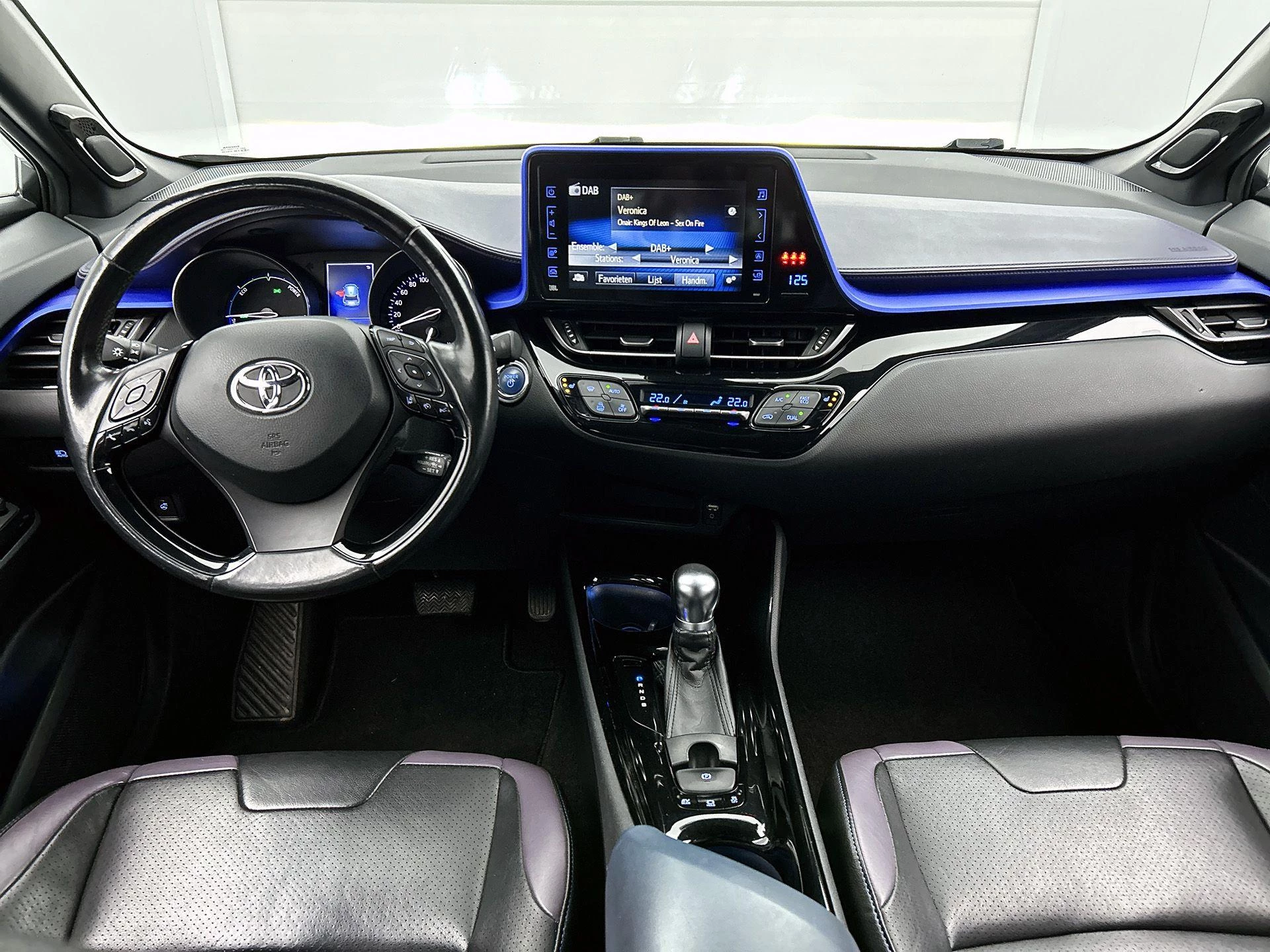 Toyota-C-HR-image-22