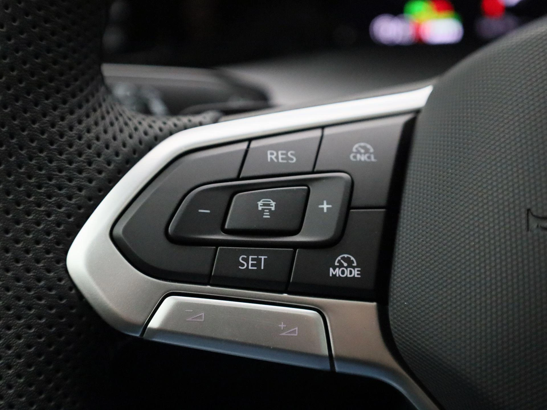 Volkswagen-Golf-image-20