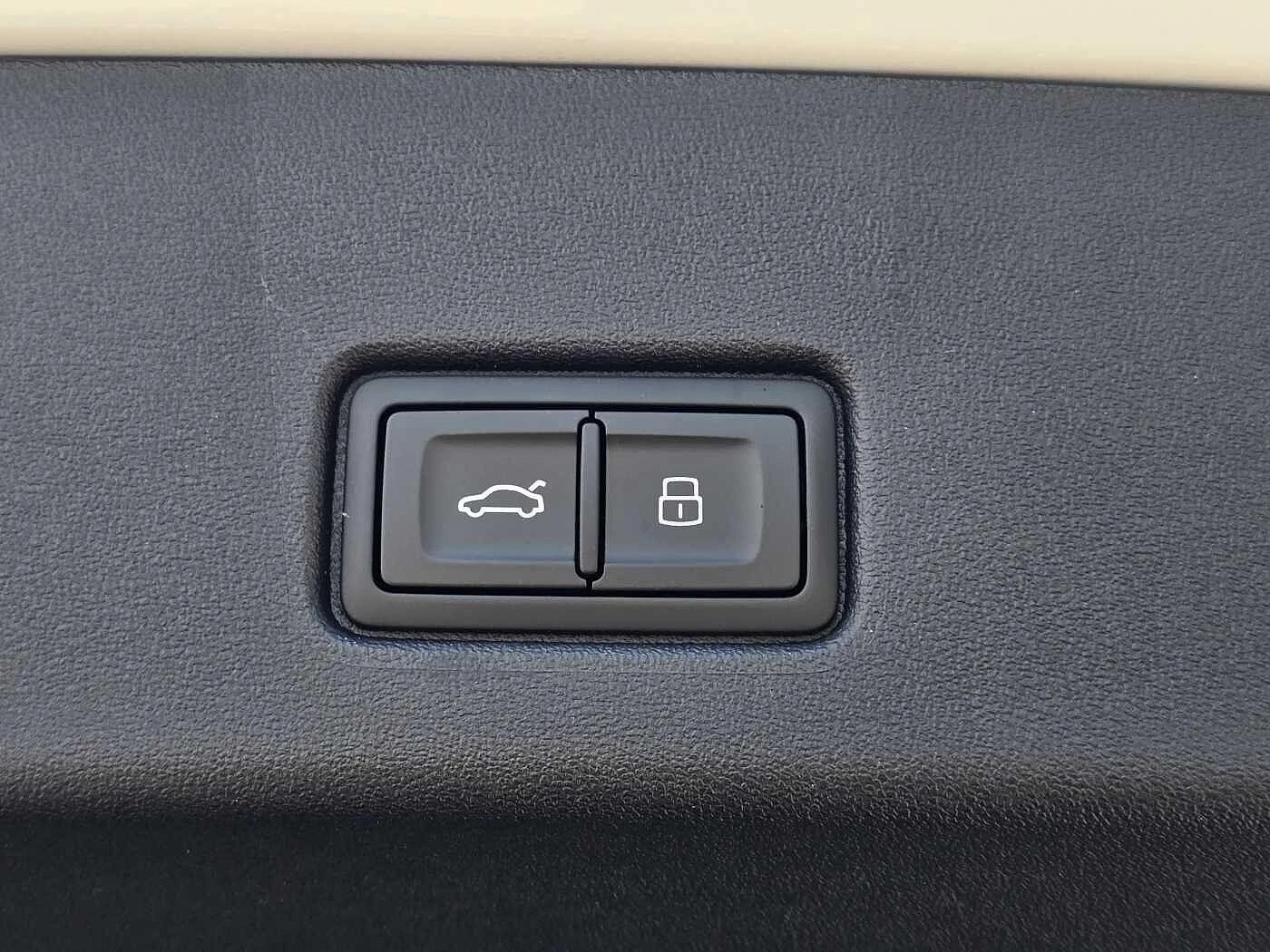 Audi-Q4 e-tron-image-16