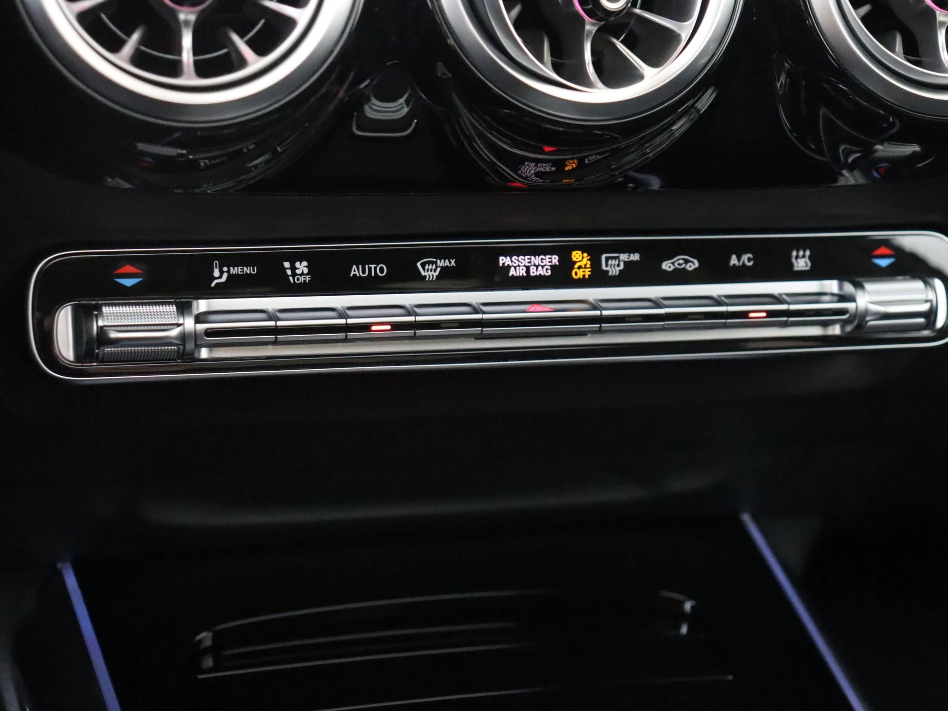 Mercedes-Benz-EQA-image-19