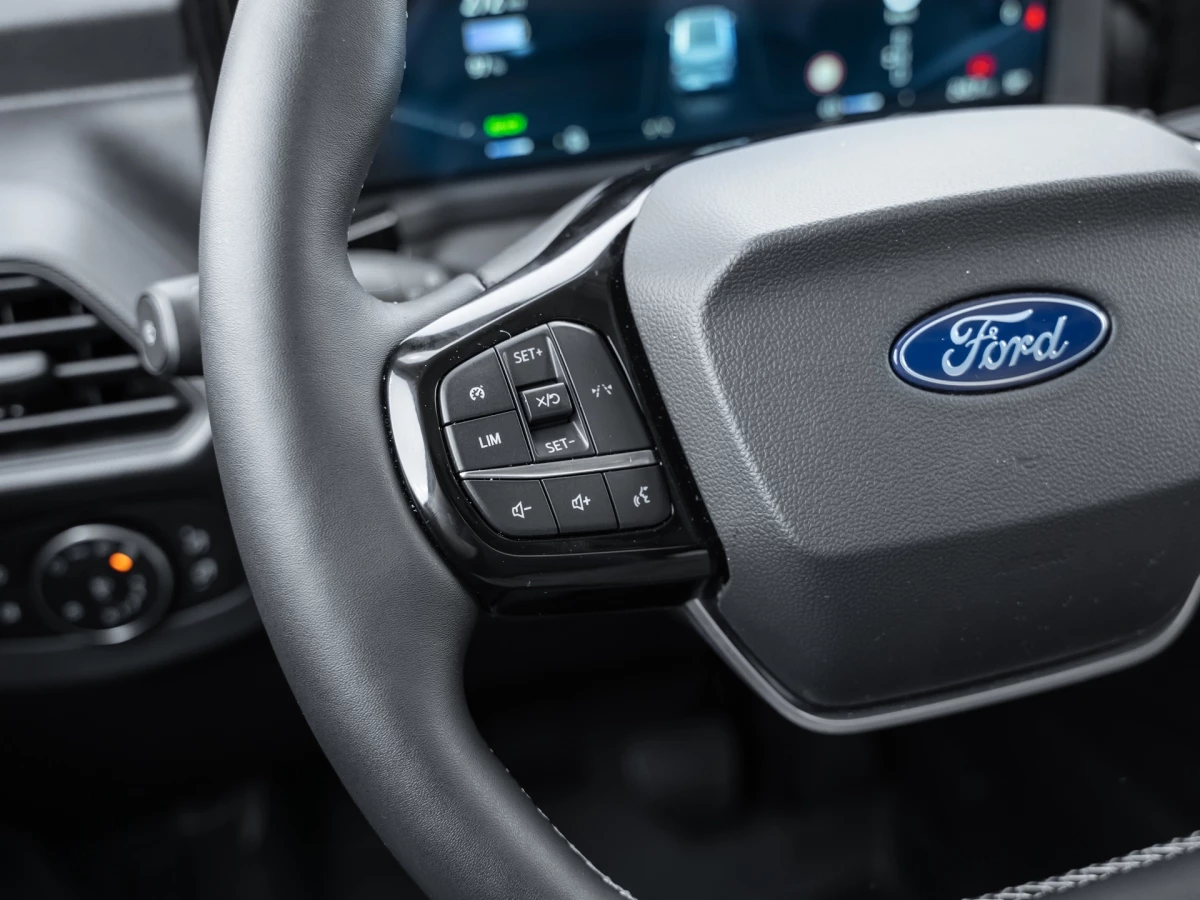 Ford-Transit Courier-image-16