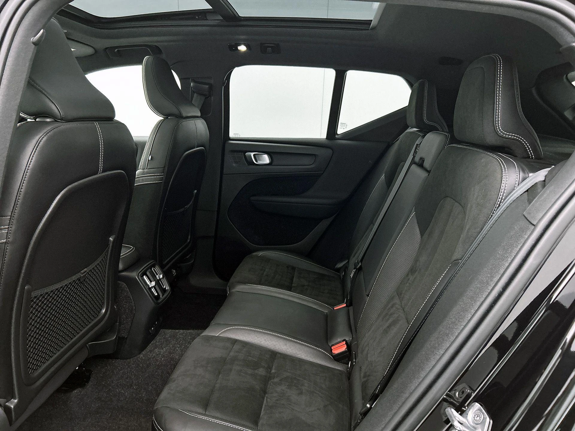 Volvo XC40 Recharge P8 AWD R-Design