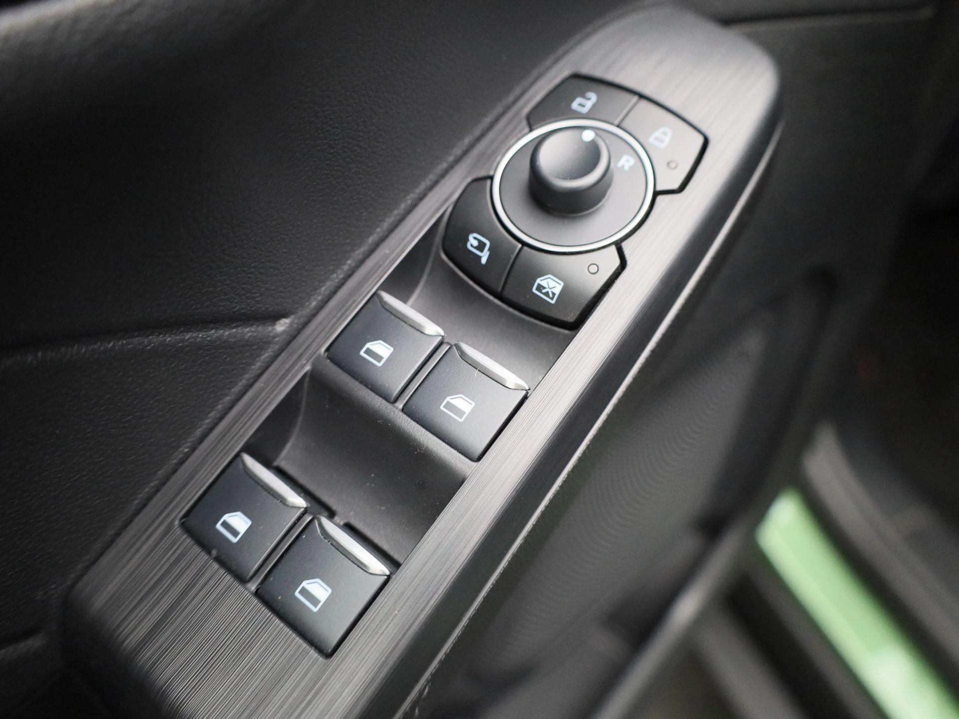 Ford-Kuga-image-28