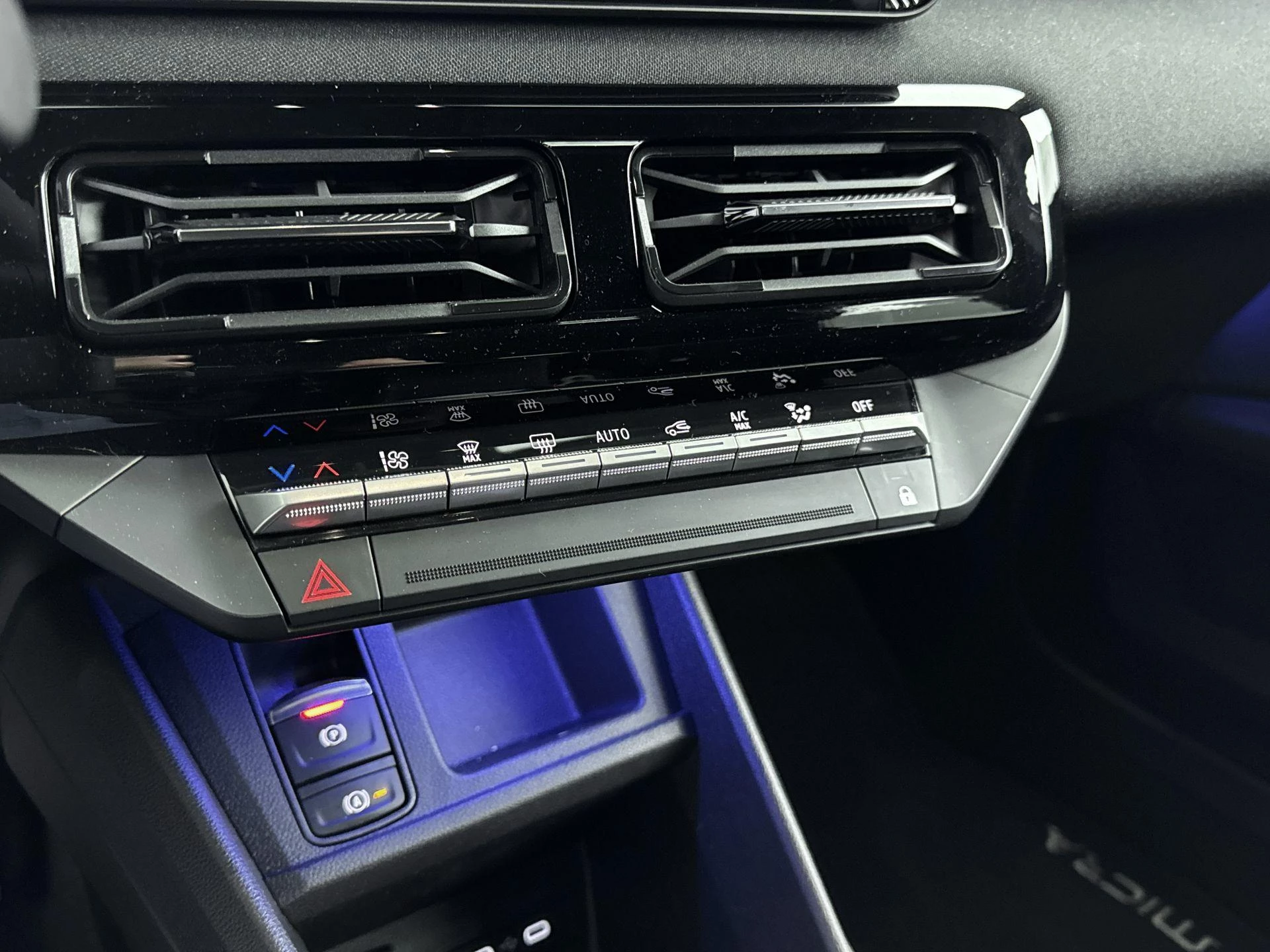 Nissan-Micra-image-13