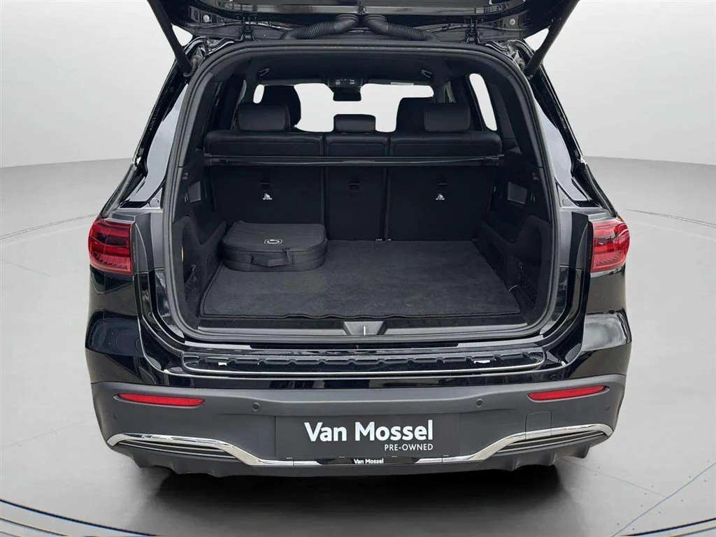 Mercedes-Benz-EQB-image-19