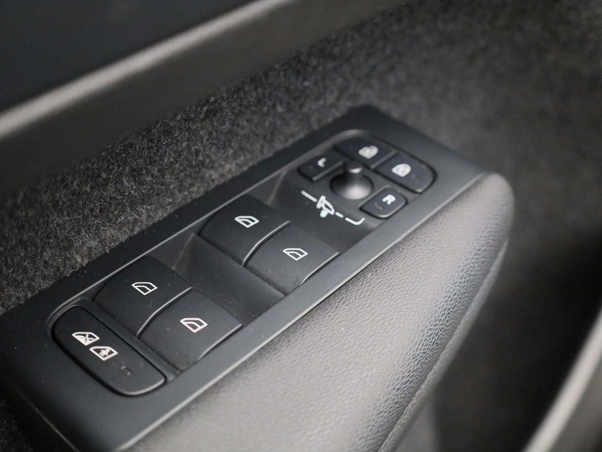 Volvo XC40 Recharge Core