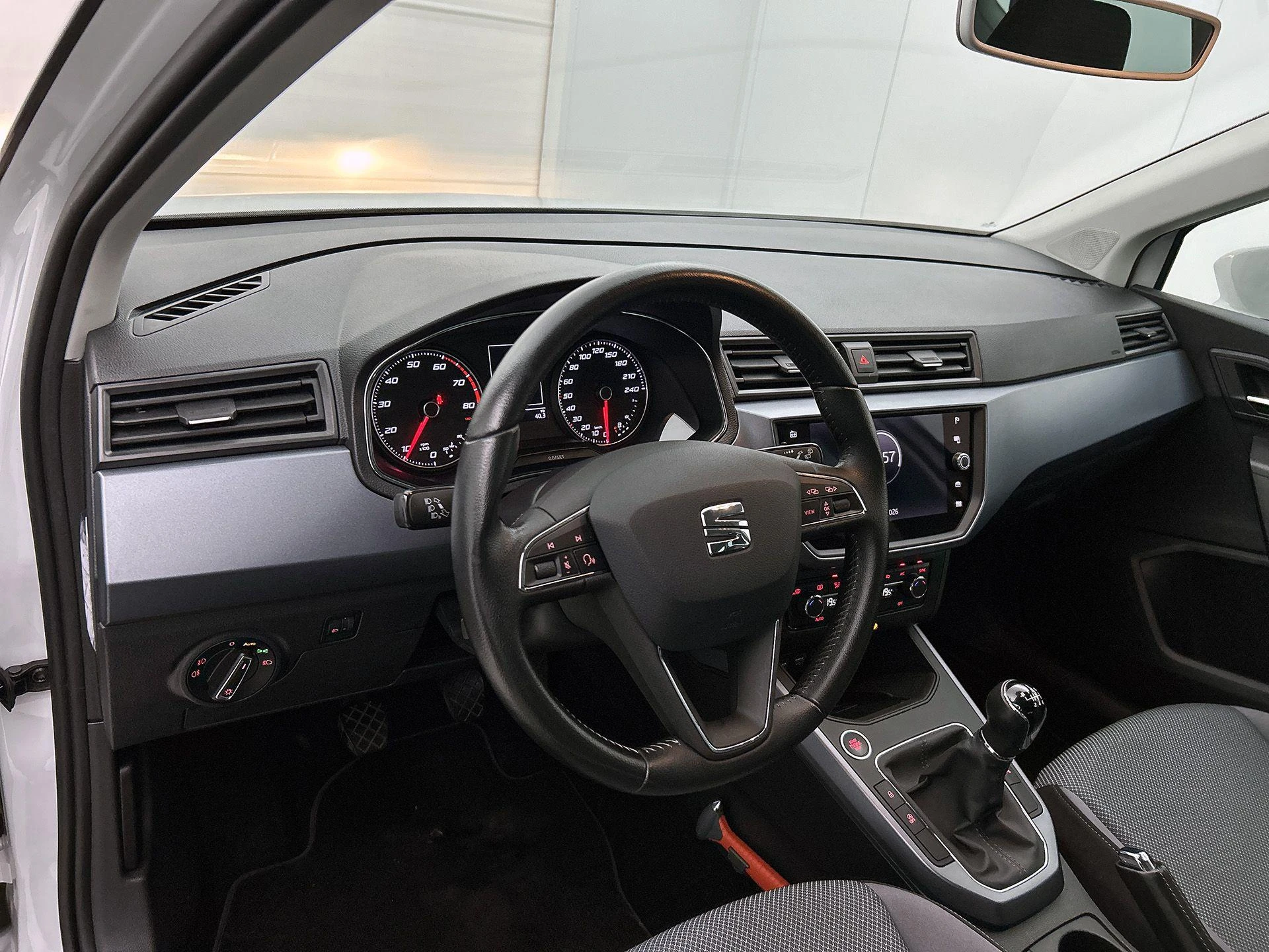 SEAT-Arona-image-16
