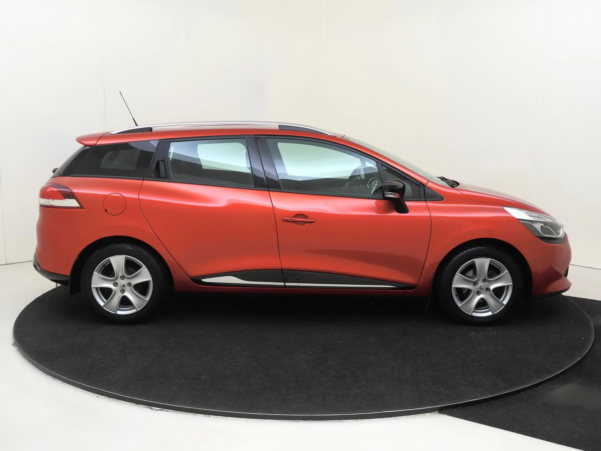 Renault-Clio-image-12