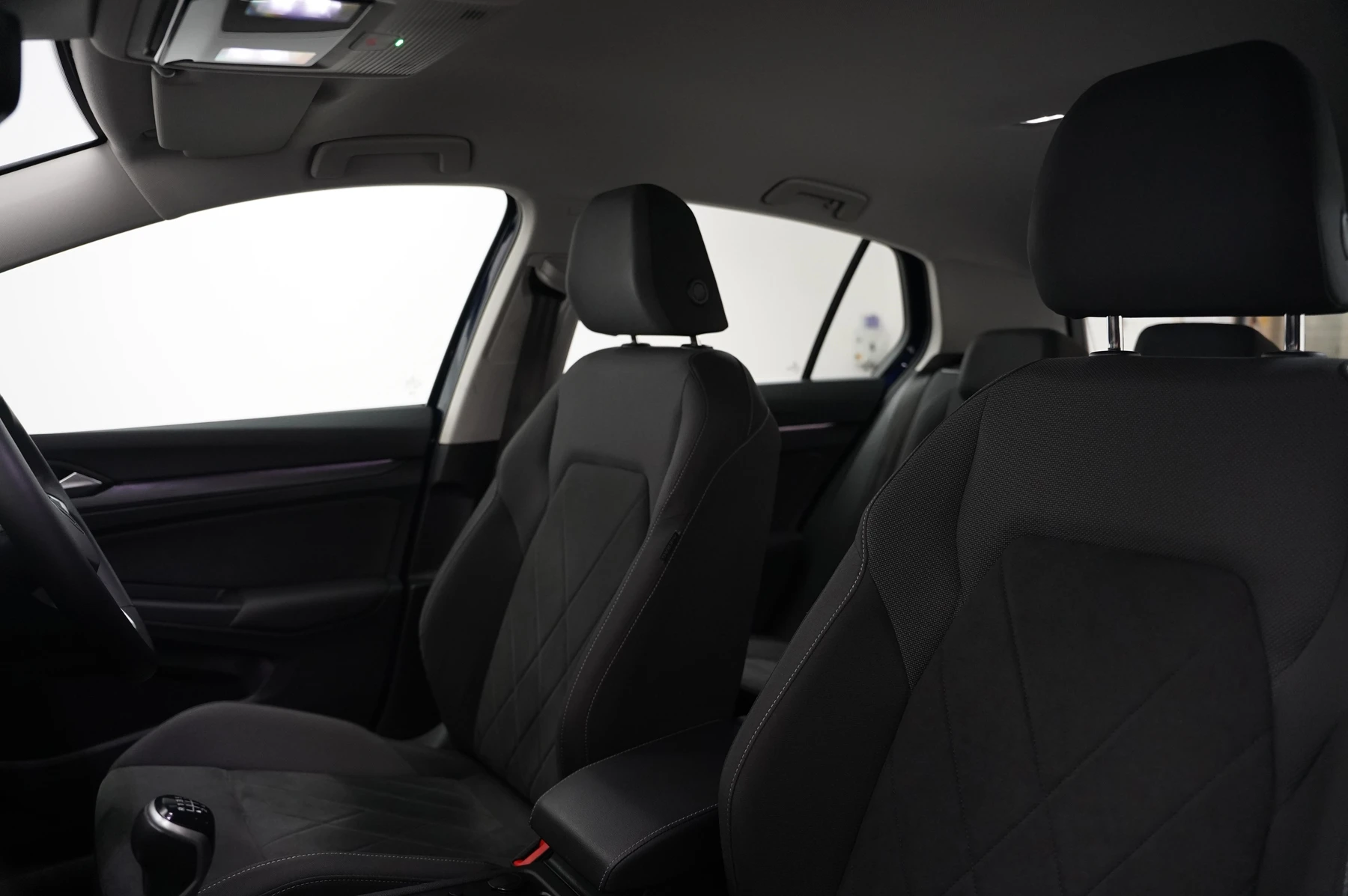 Volkswagen-Golf-image-9