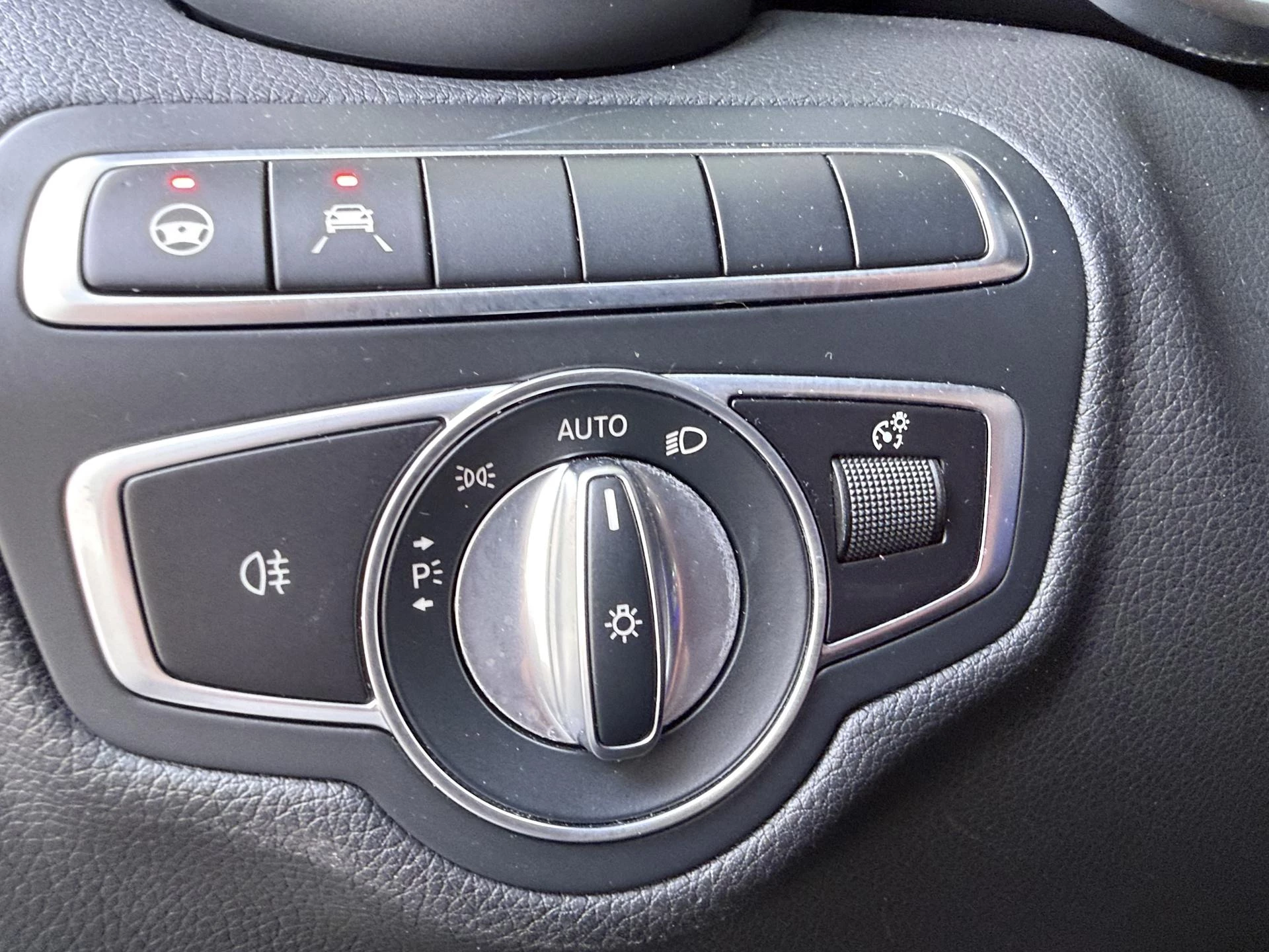 Mercedes-Benz-C-Klasse-image-24