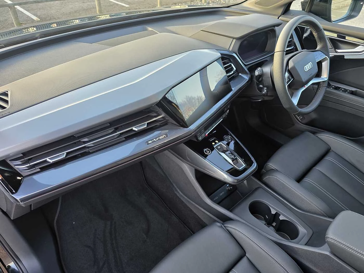 Audi-Q4 e-tron-image-1