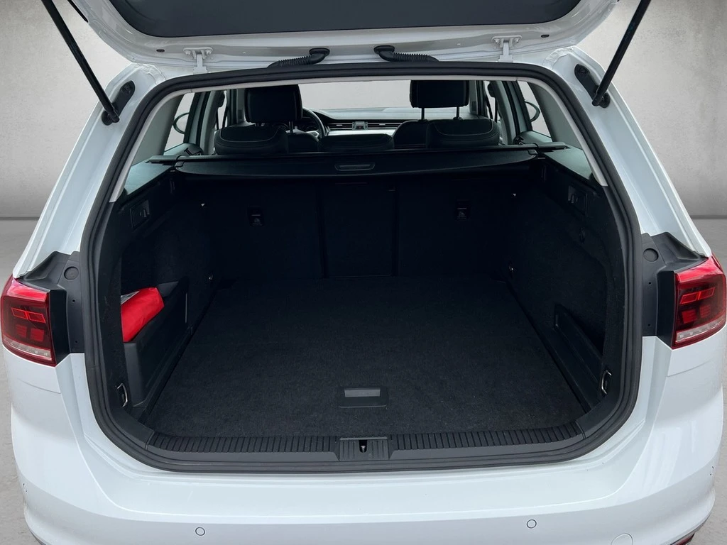 Volkswagen-Passat-image-4
