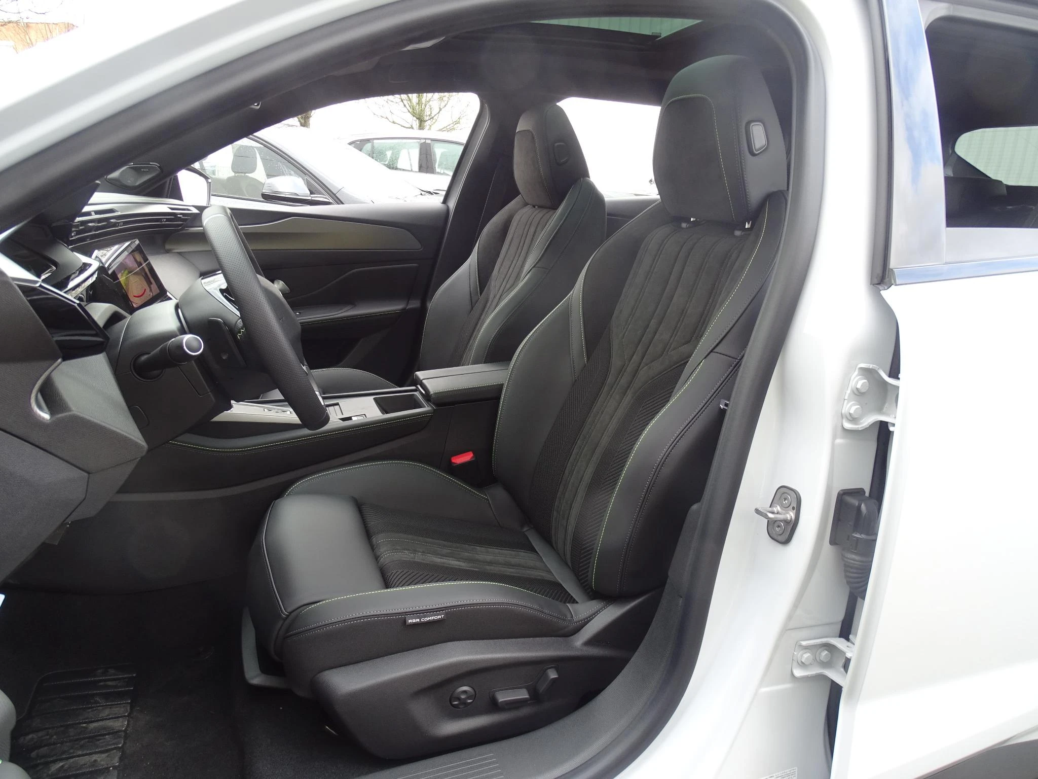 Peugeot-408-image-11