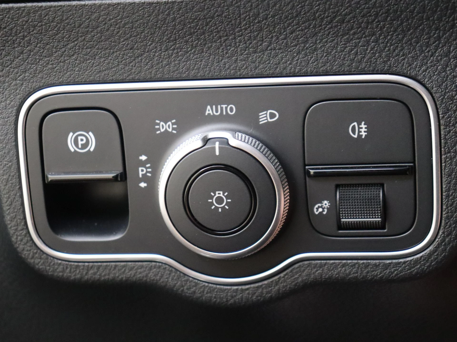 Mercedes-Benz-B-Klasse-image-24
