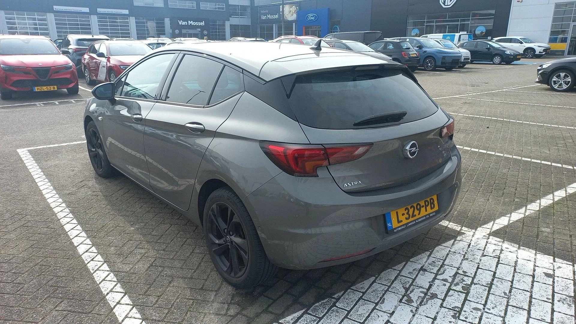 Opel-Astra-image-2