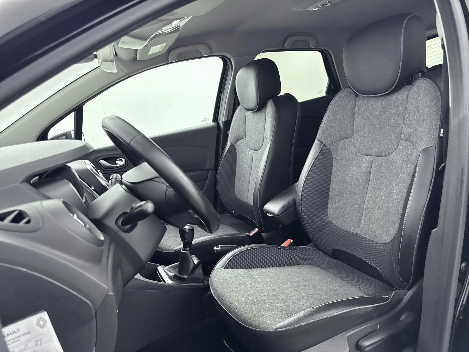Renault-Captur-image-27