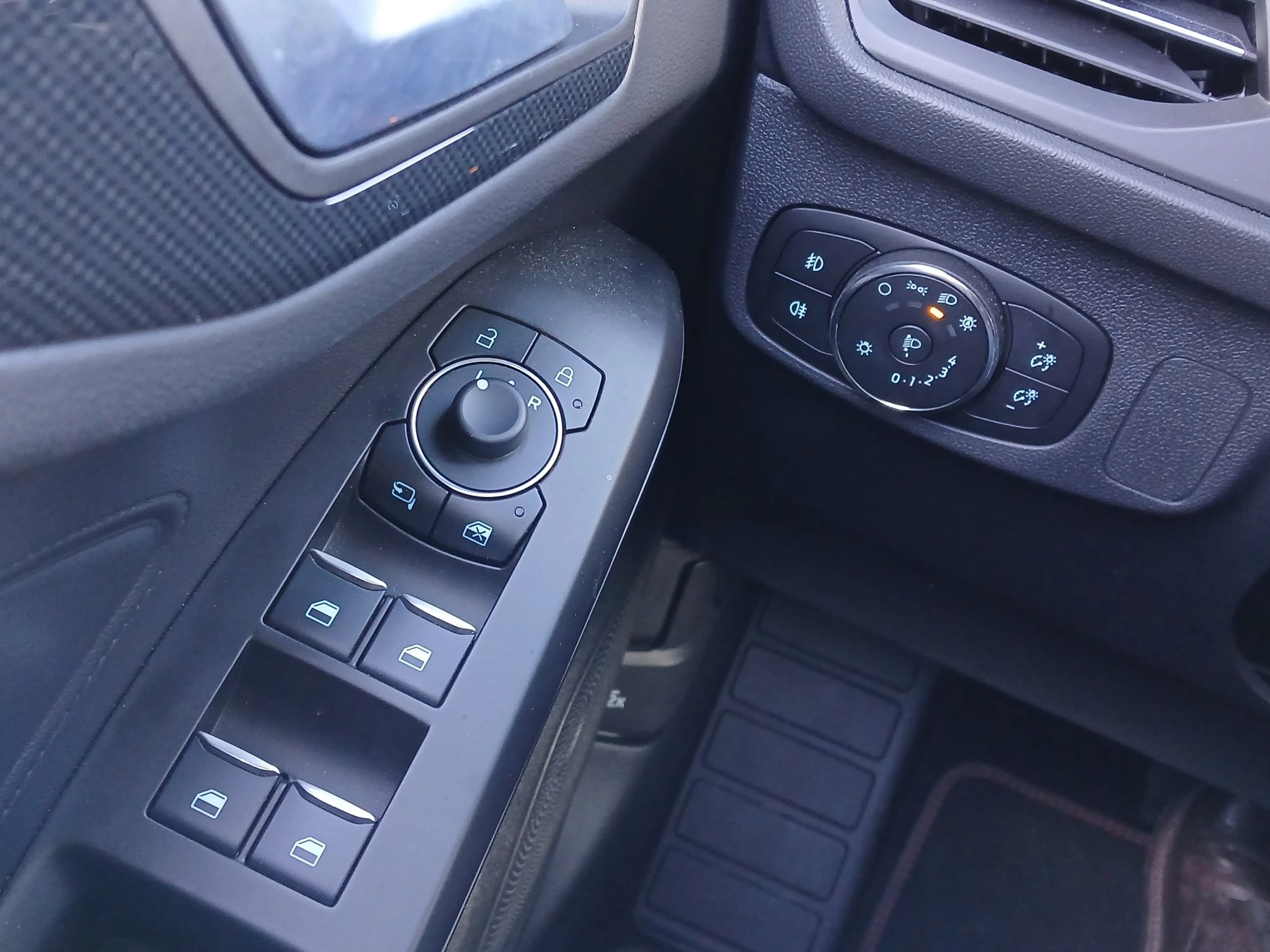 Ford Focus ST-Line X Turnier Aut.*AHK*ACC*HUD*KAM*NAVI*WINTER-PKT.