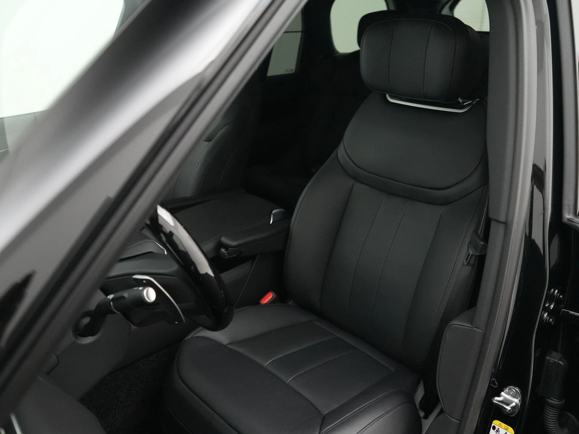 Land Rover-Range Rover-image-7
