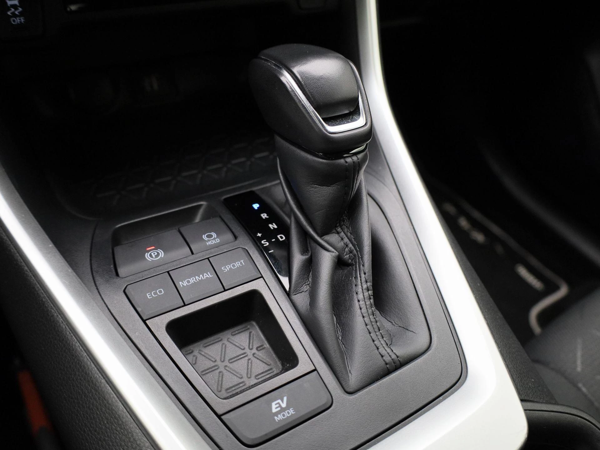 Toyota-RAV4-image-19