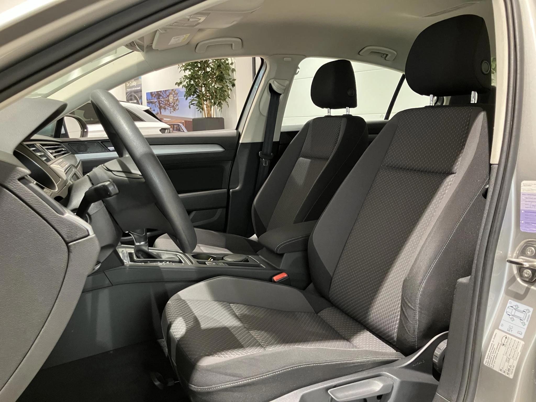 Volkswagen-Passat-image-12