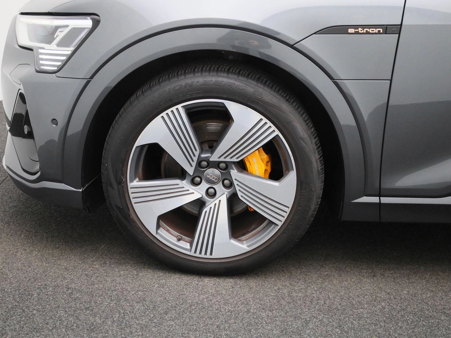 Audi-e-tron-image-11