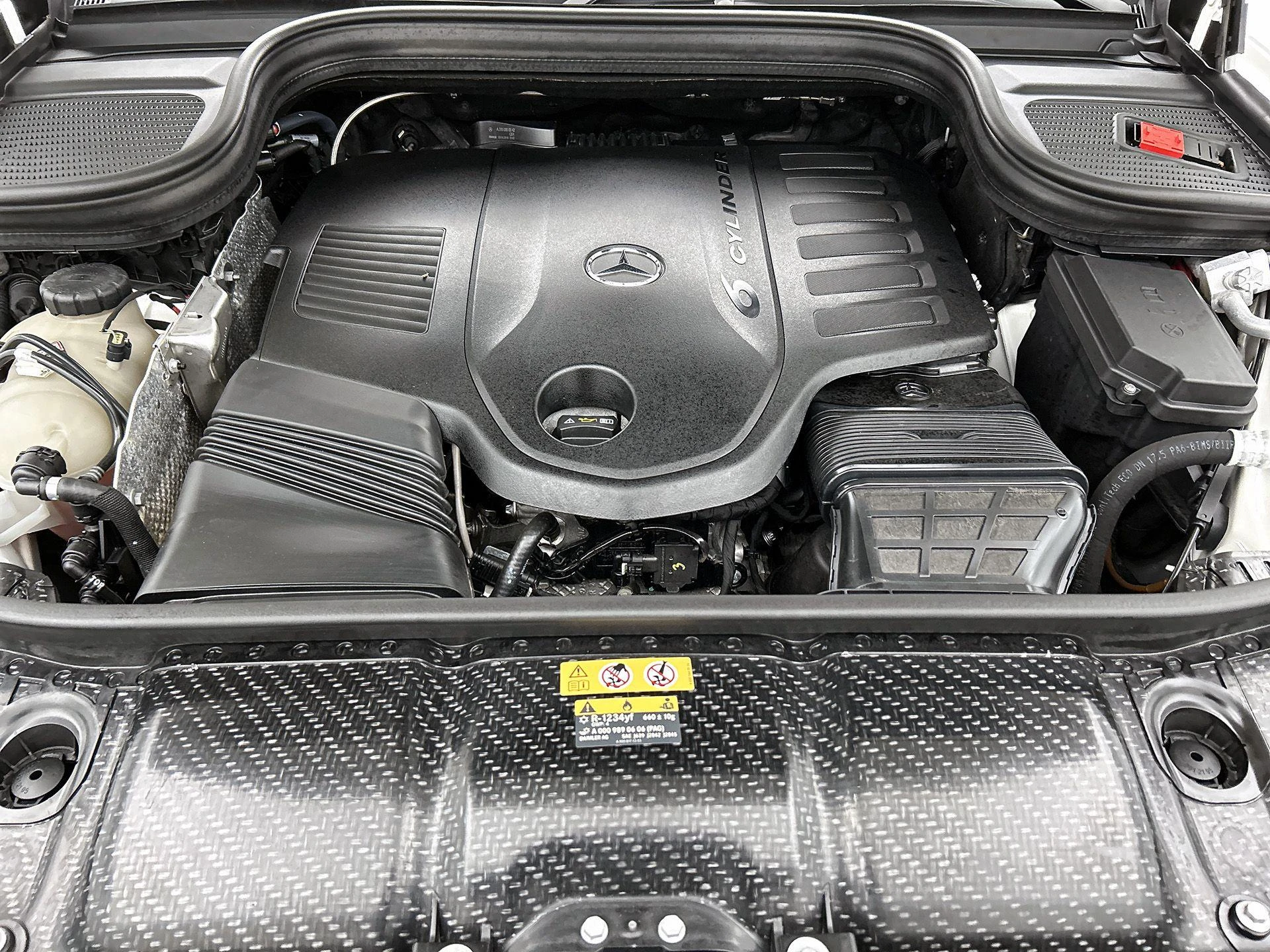 Mercedes-Benz-GLE-image-39