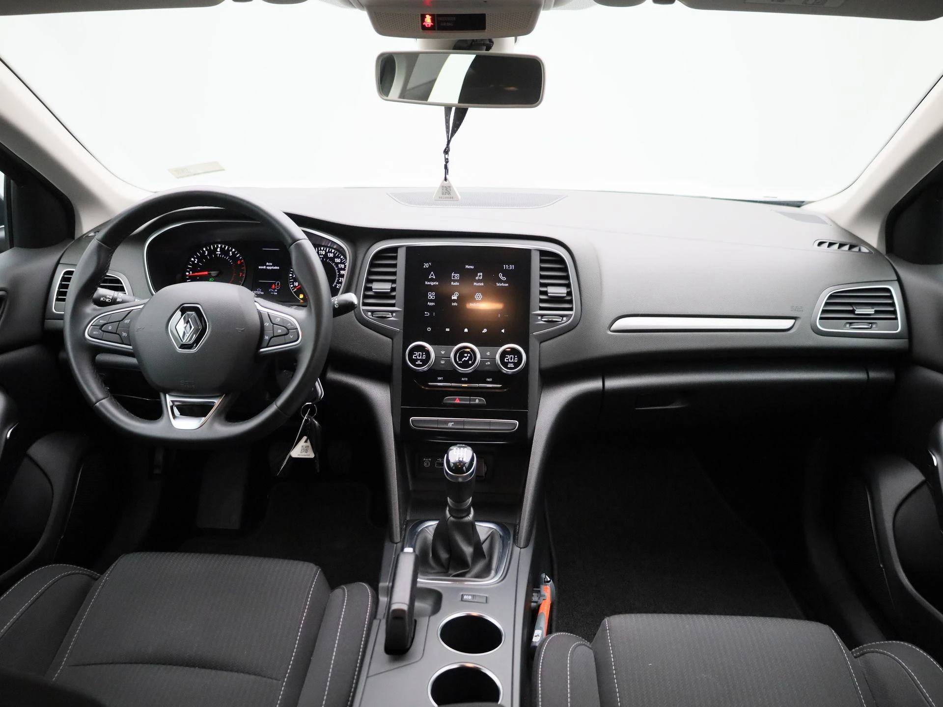 Renault-Mégane Estate-image-31