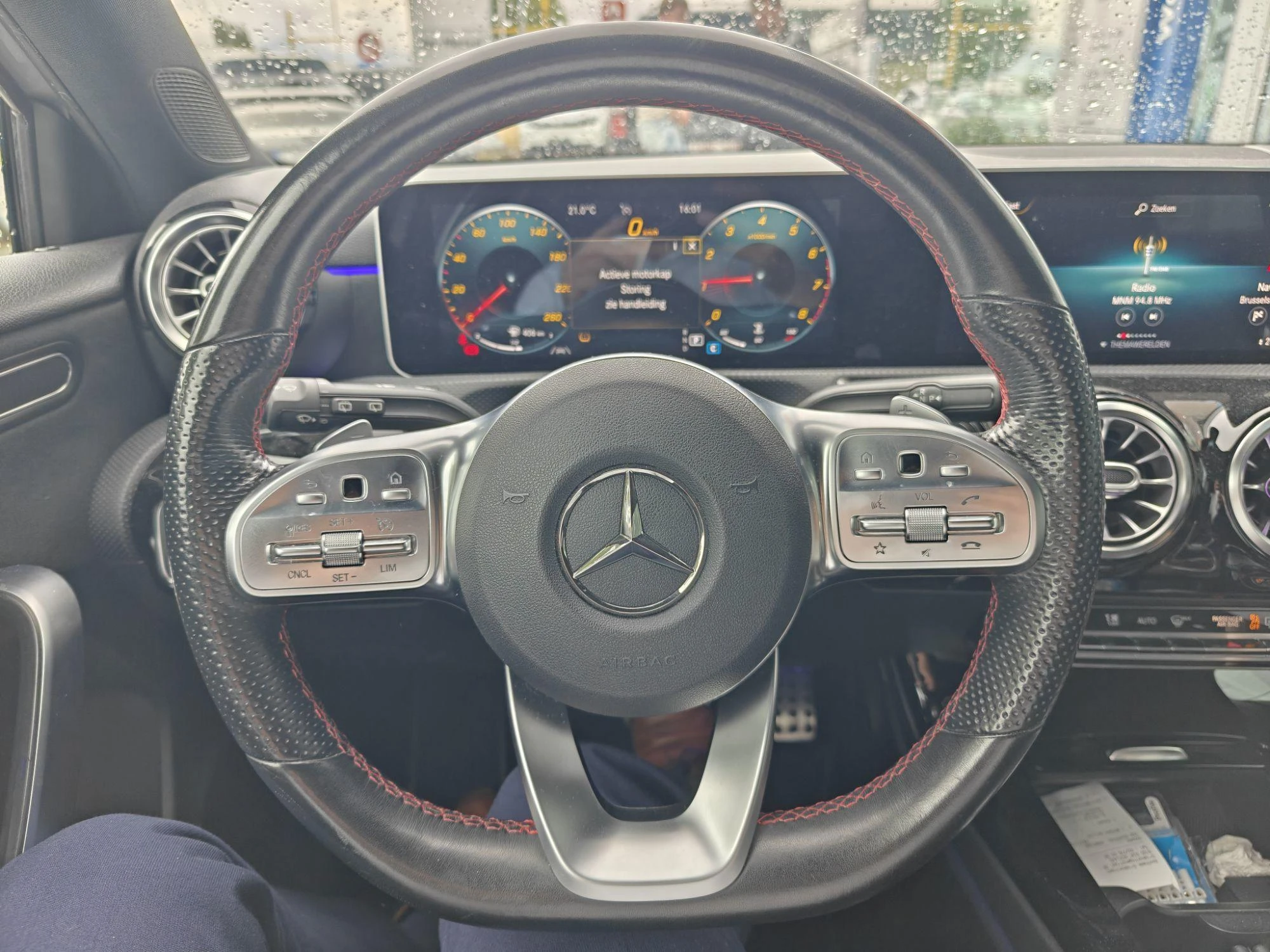 Mercedes-Benz-A-Klasse-image-11