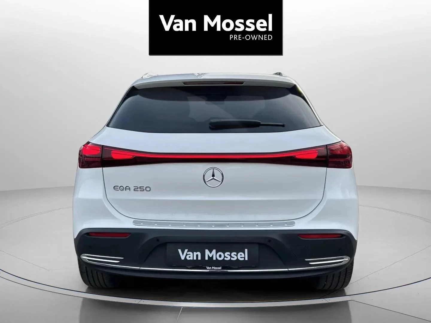 Mercedes-Benz-EQA-image-5