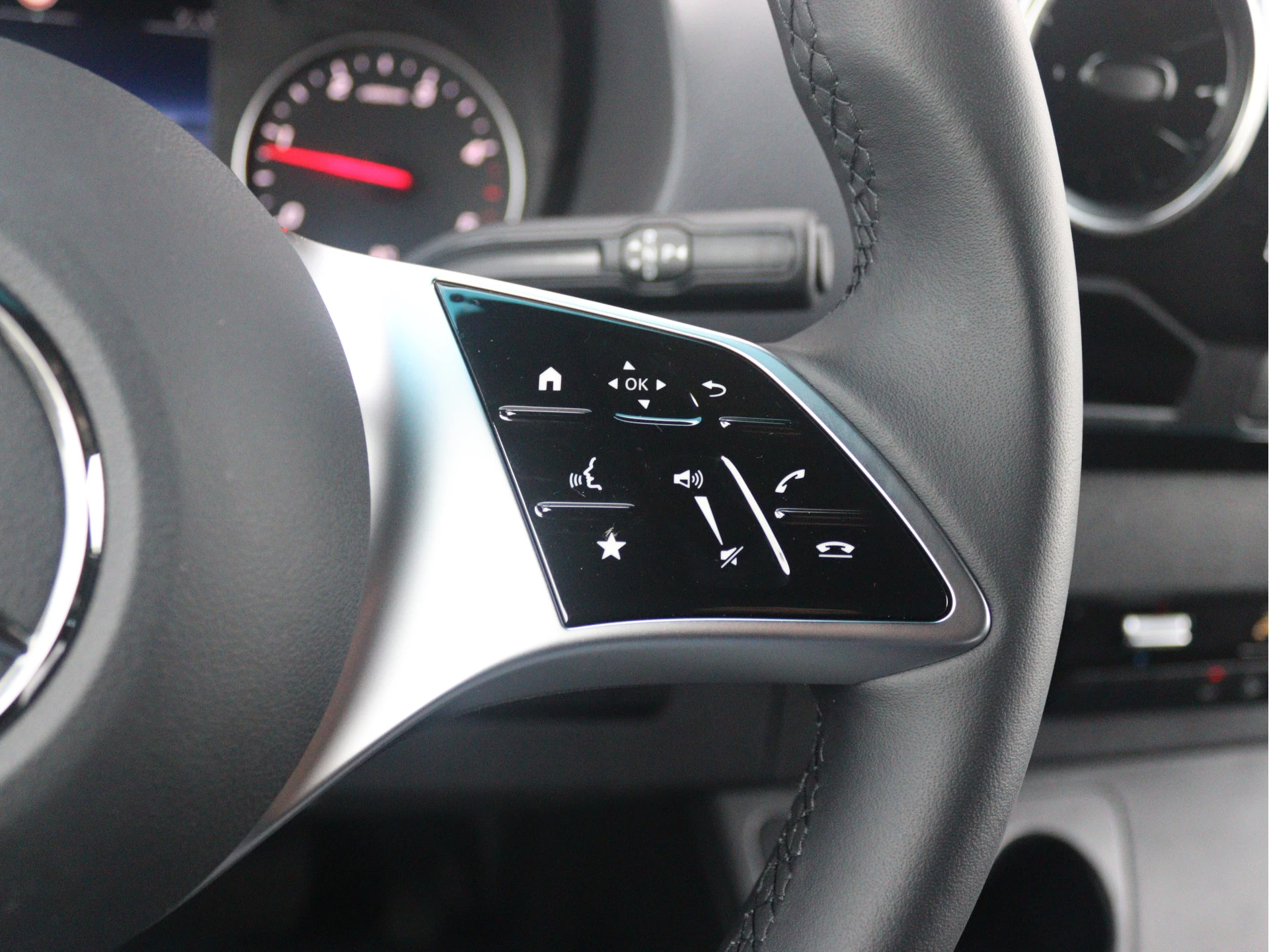 Mercedes-Benz-Sprinter-image-7