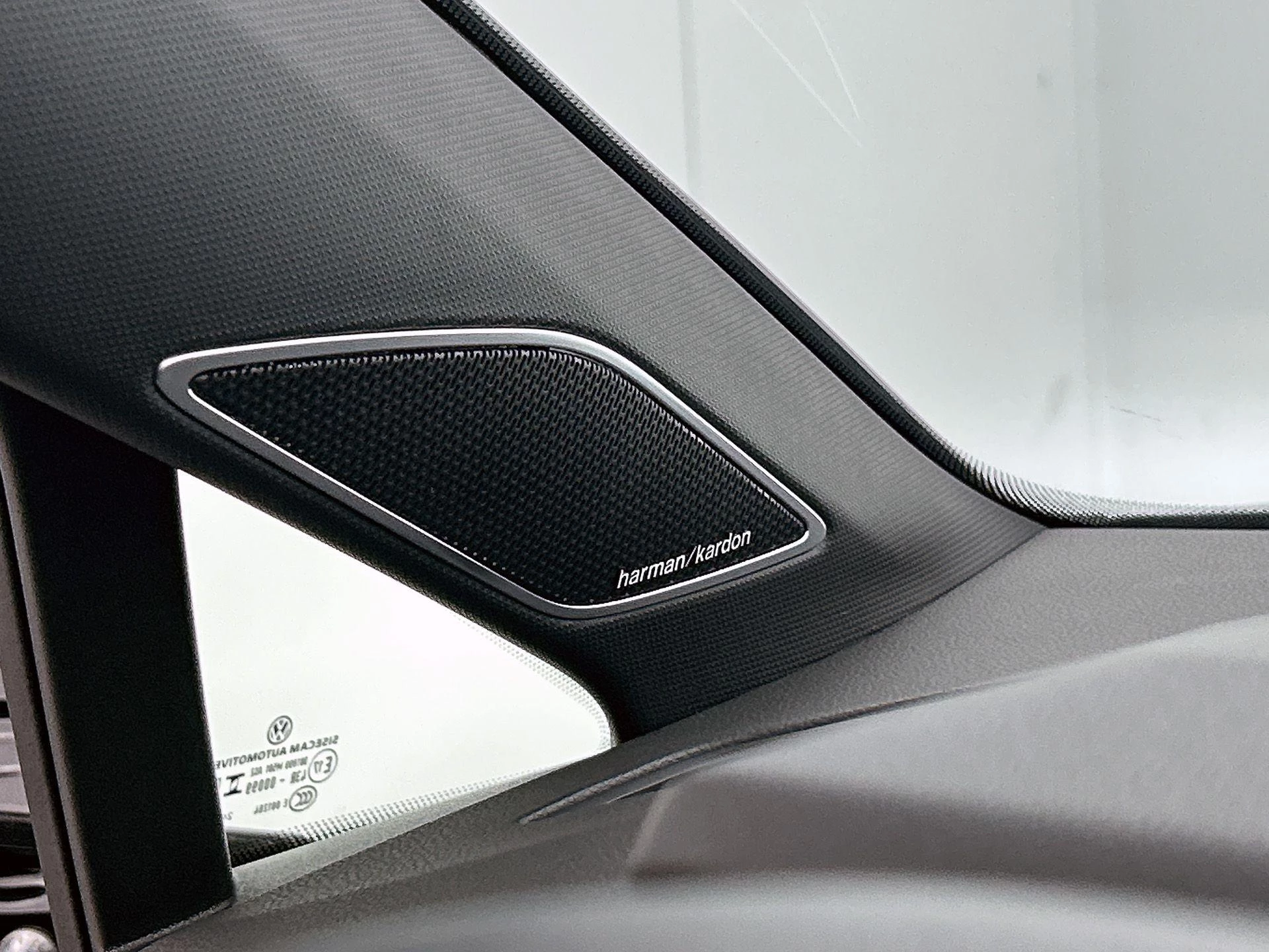 Volkswagen-Golf-image-14