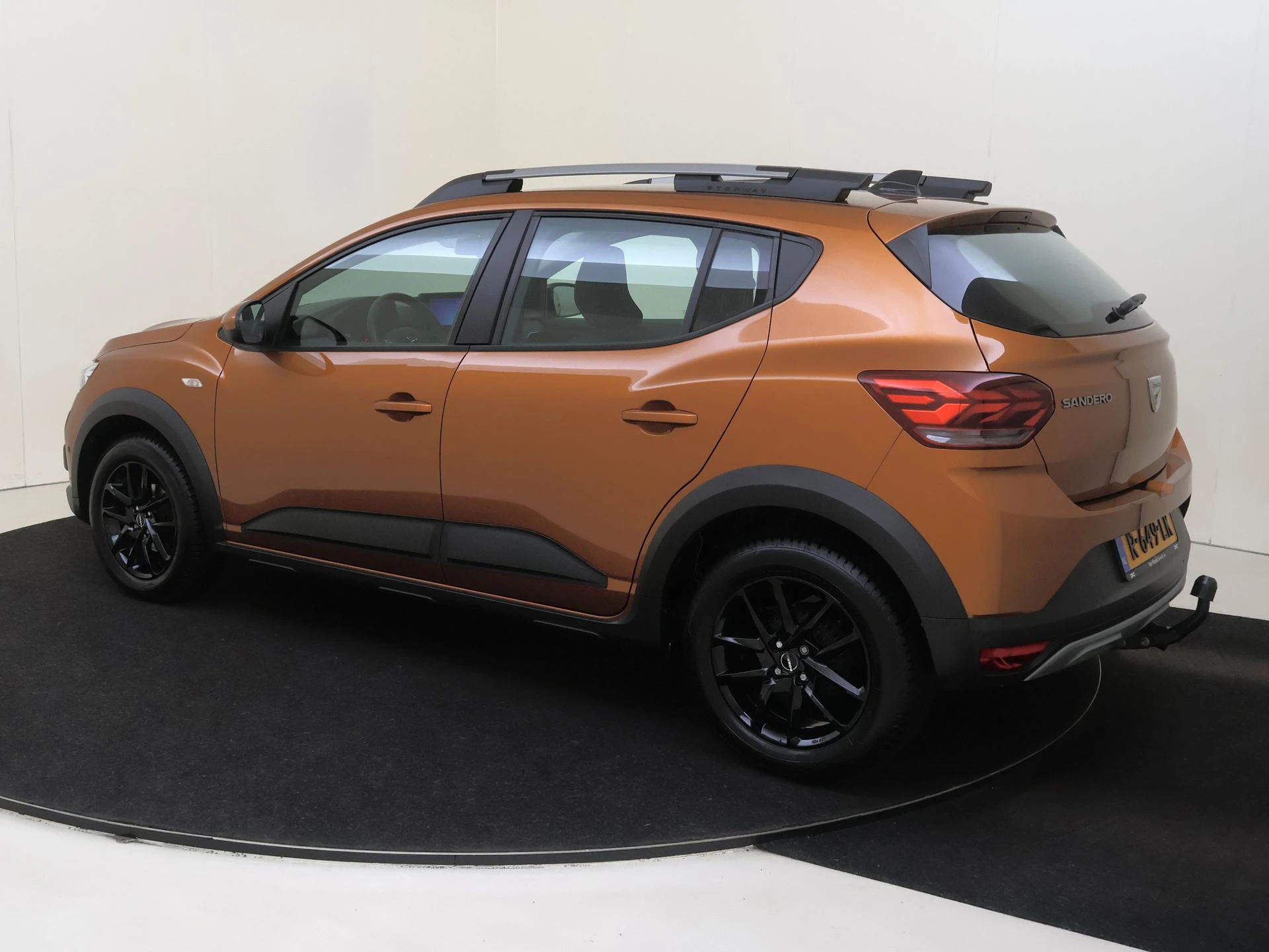 Dacia-Sandero Stepway-image-2