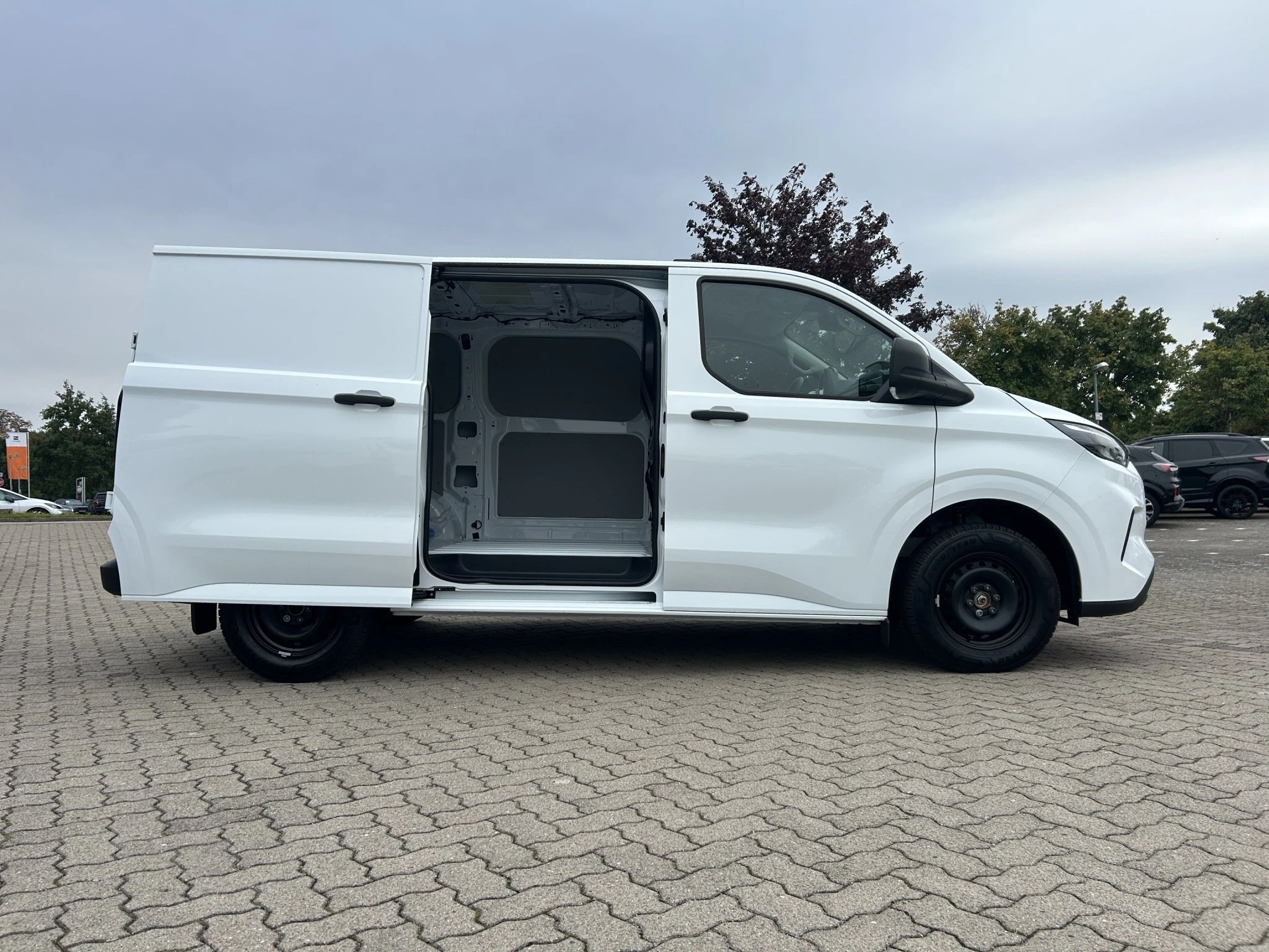 Ford-Transit Custom-image-16