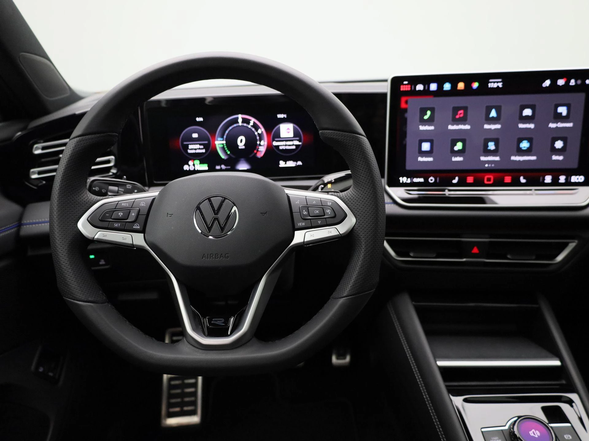Volkswagen-Tiguan-image-6