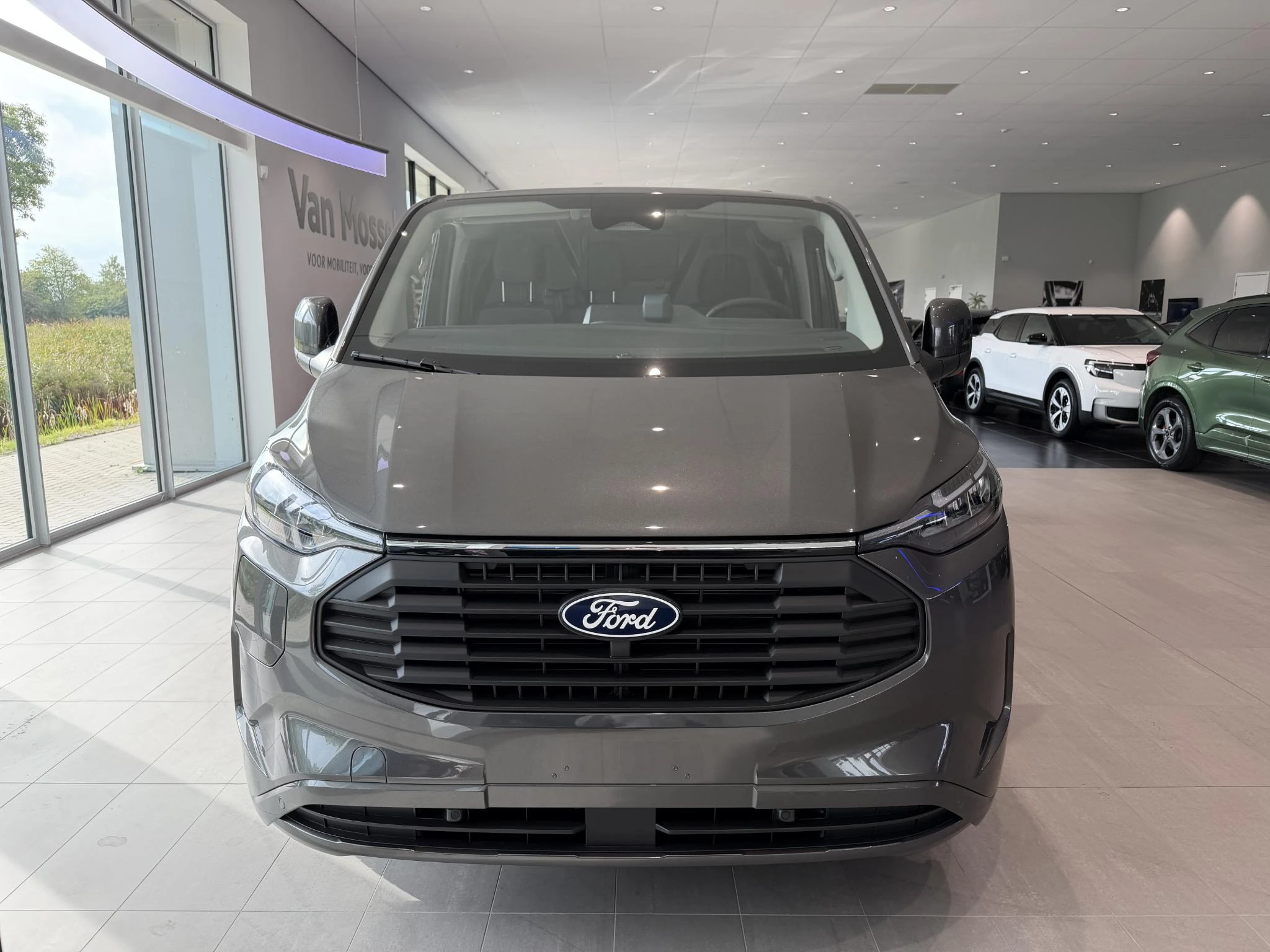 Ford-Transit Custom-image-1