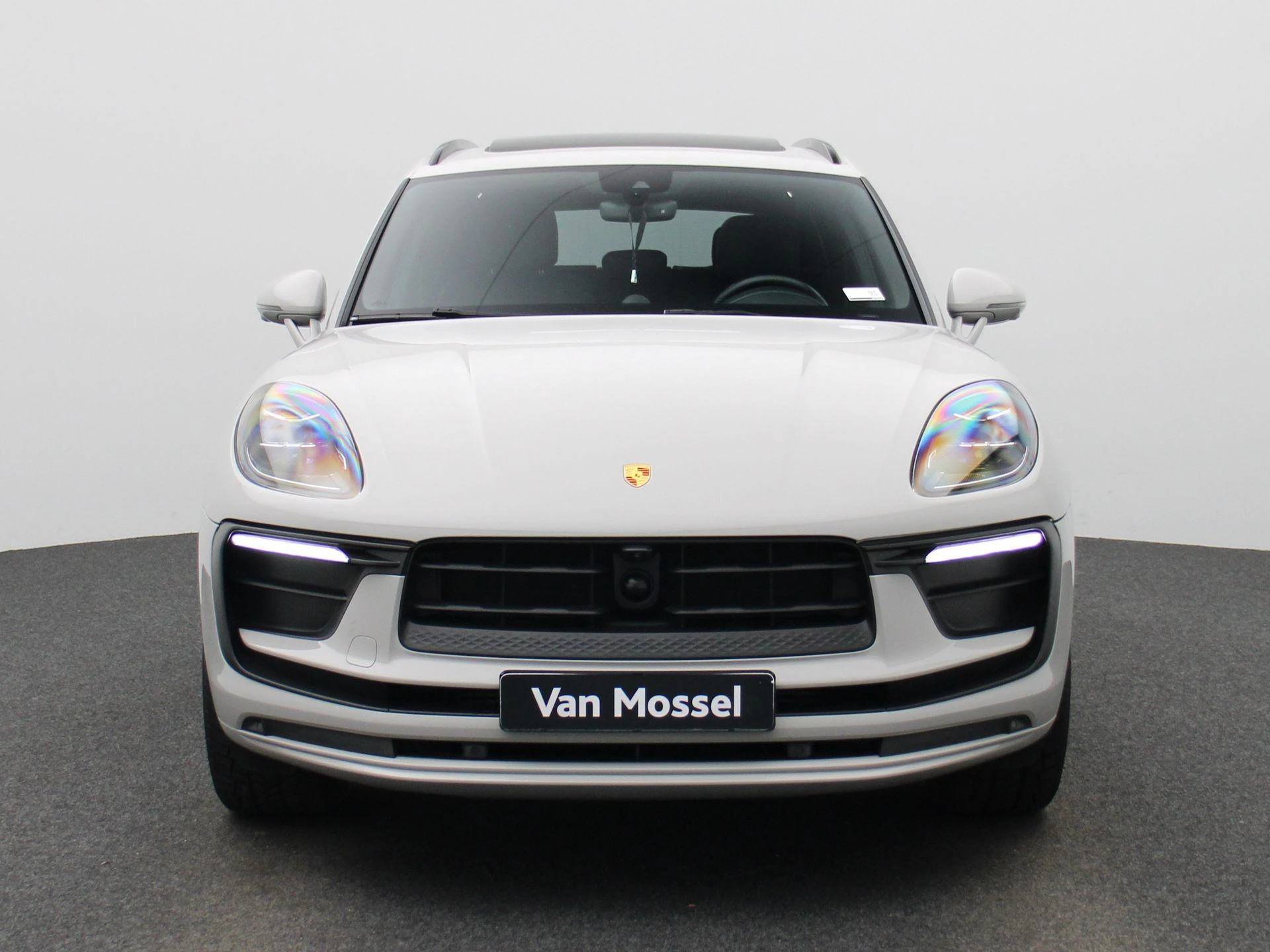 Porsche-Macan-image-2