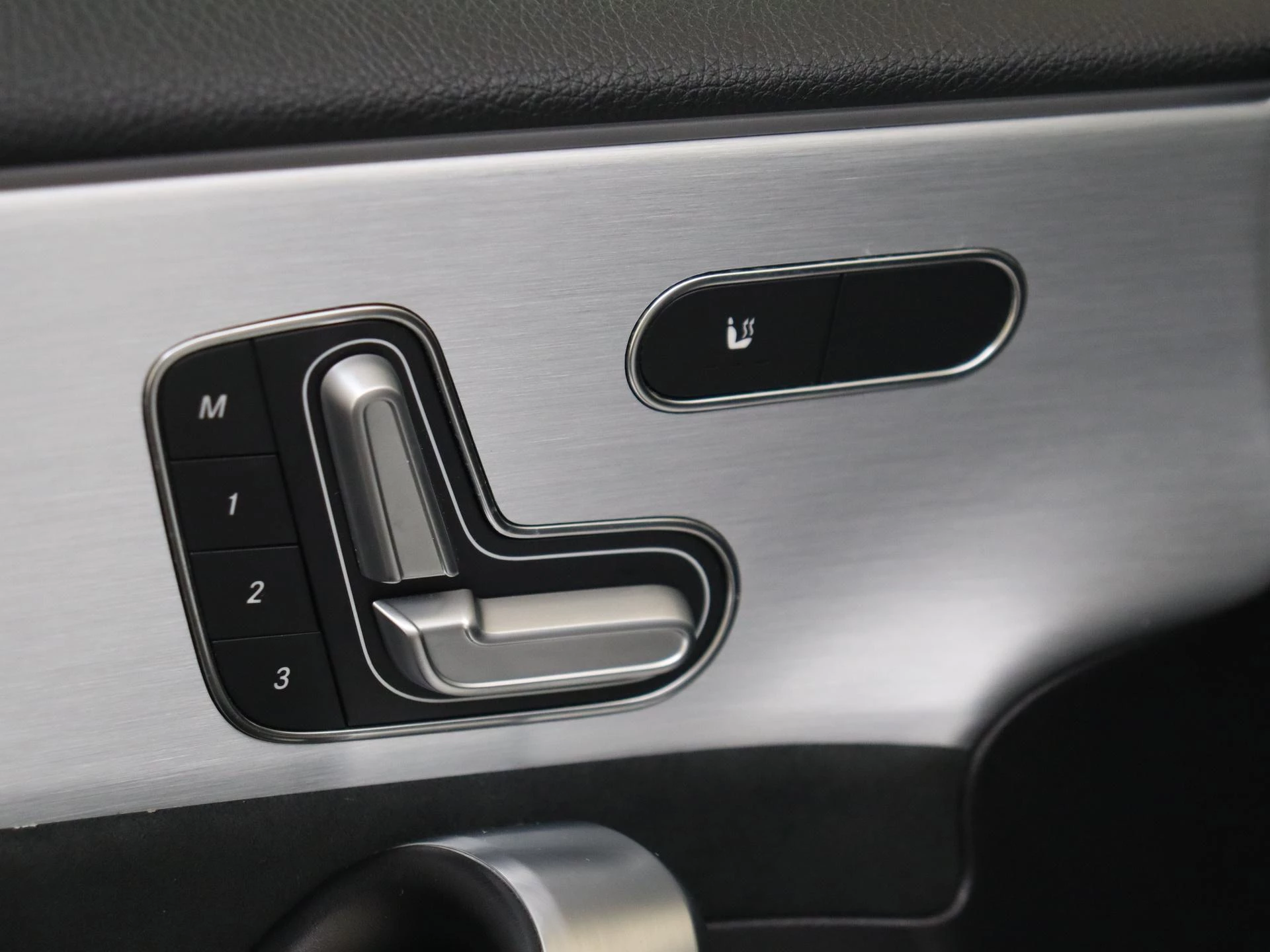 Mercedes-Benz-A-Klasse-image-25