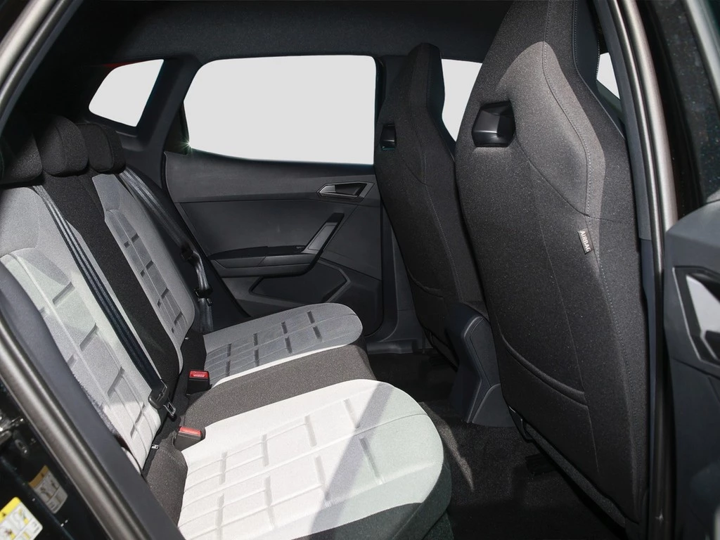 SEAT-Arona-image-9