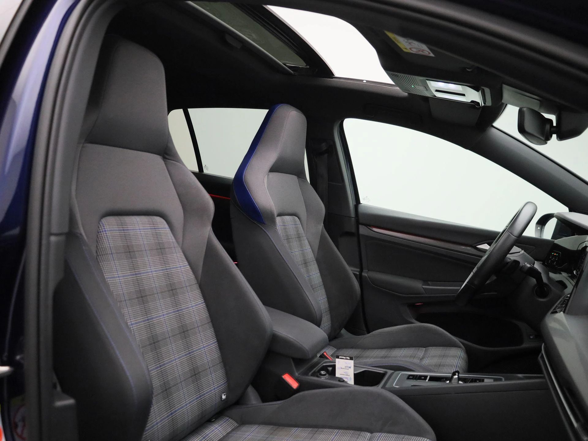 Volkswagen-Golf-image-40