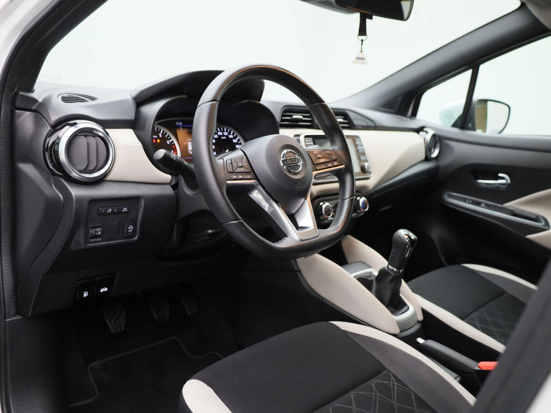 Nissan Micra 1.0 IG-T N-Connecta