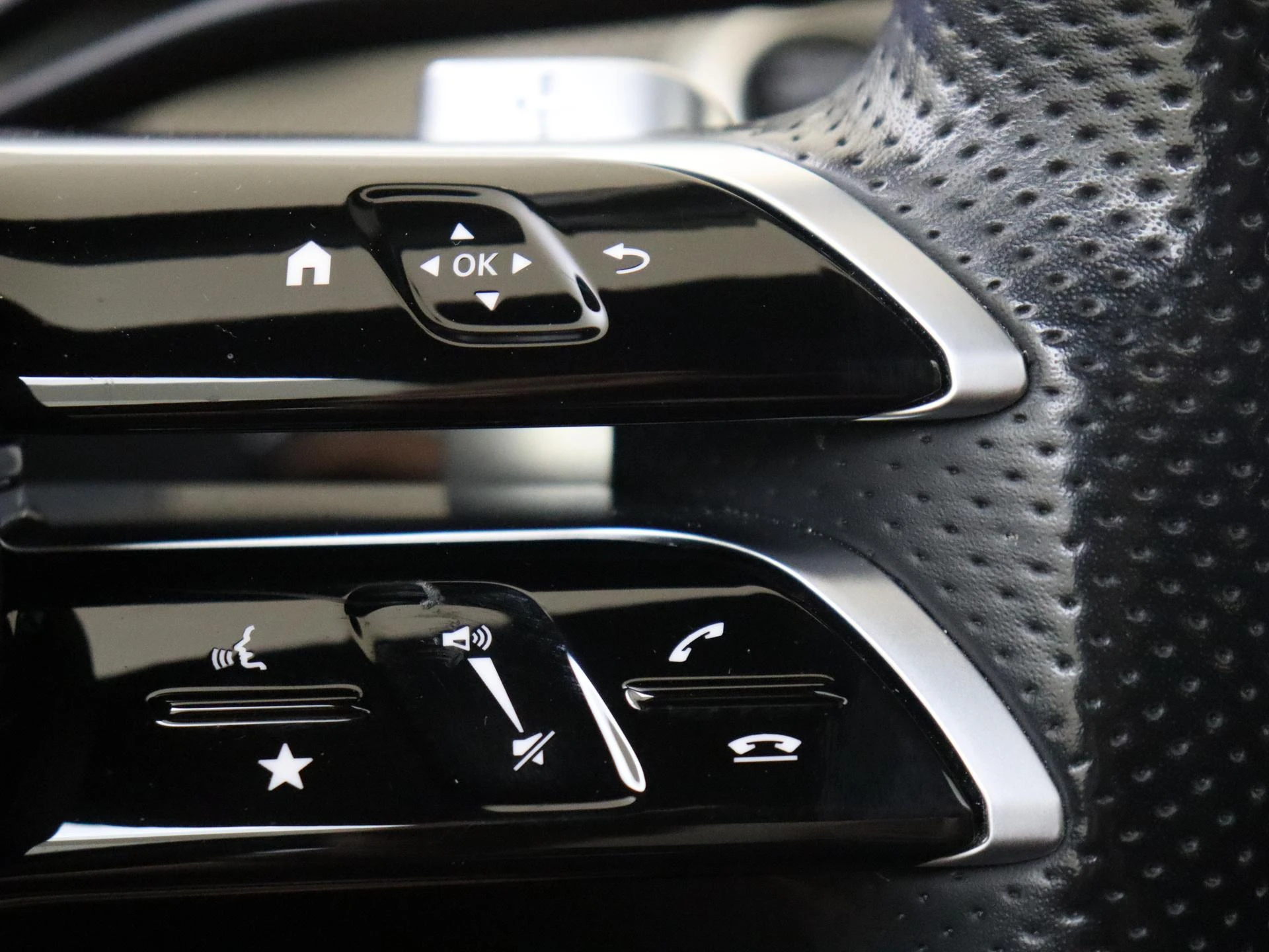Mercedes-Benz-C-Klasse-image-13