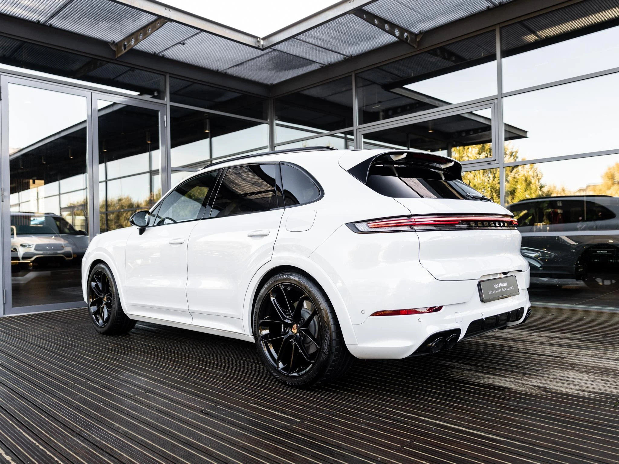 Porsche-Cayenne-image-6
