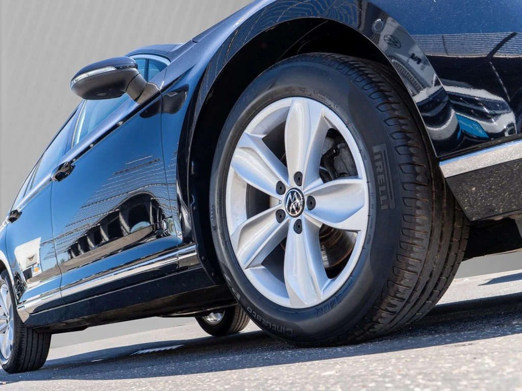 Volkswagen-Passat-image-4