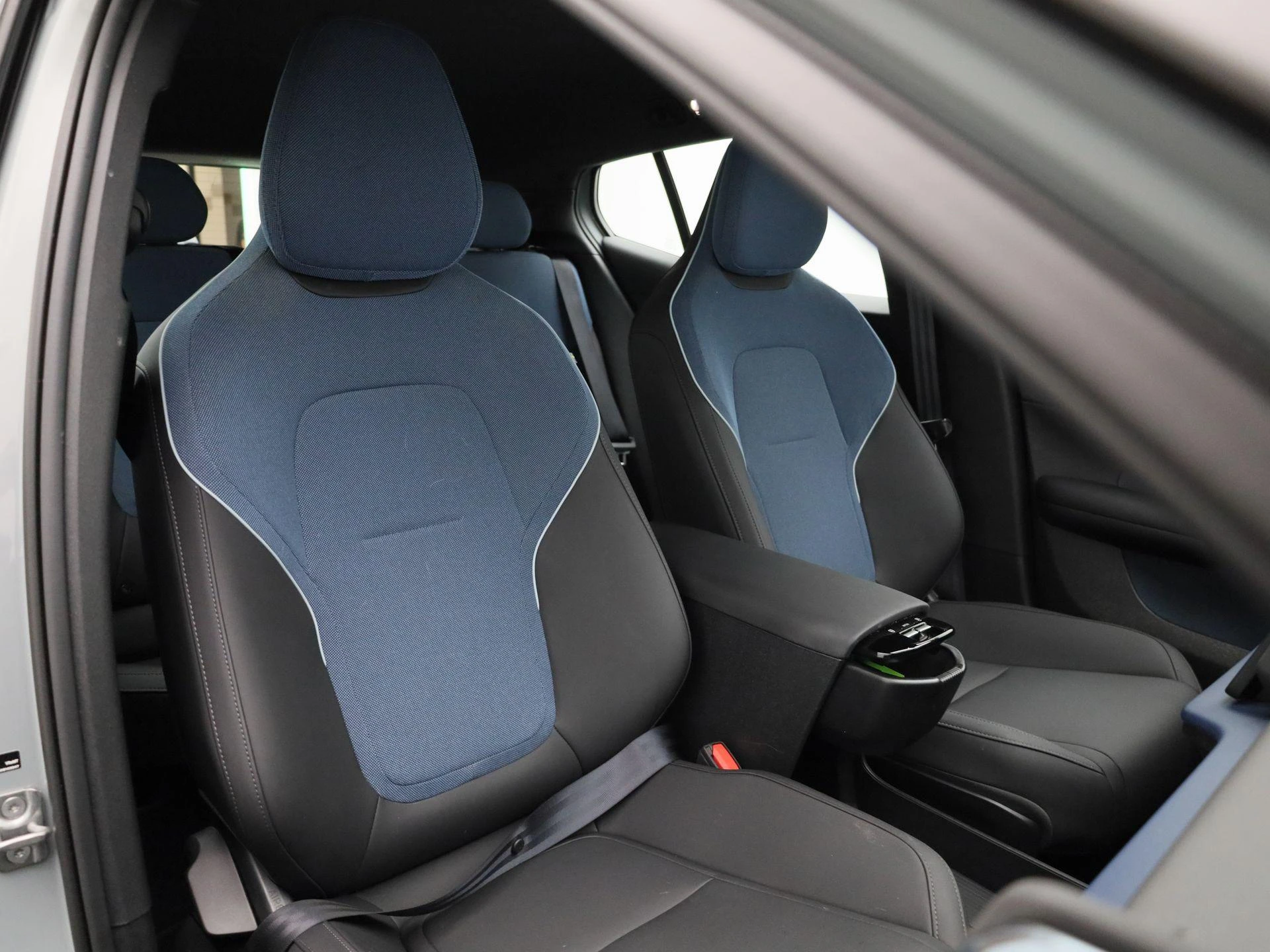 Volvo-EX30-image-37